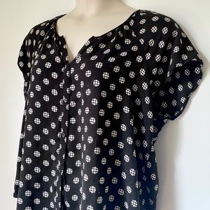 Short Sleeved Black & White Button Down Blouse